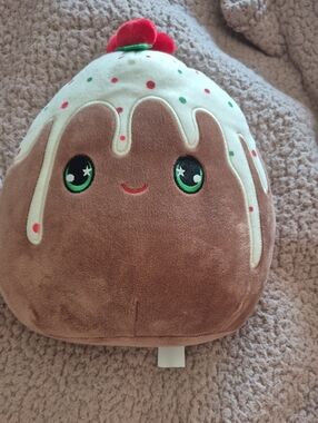 Kawaii Brown Dessert Plush with Green Eyes & Cream Icing ❗️ Scented ❗️